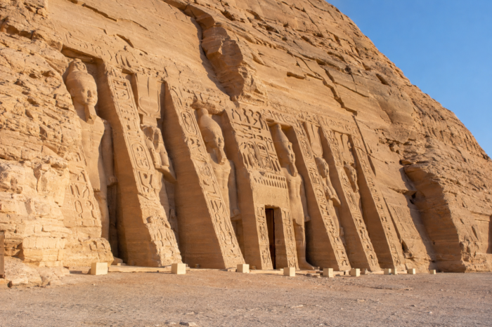 Egipto Esencial con Abu Simbel · Chárter Viernes