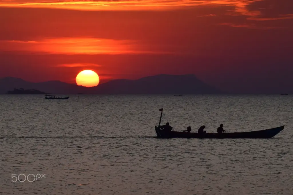 Atardecer en Kep Atardecer sobre el golfo de Tailandia en Kep