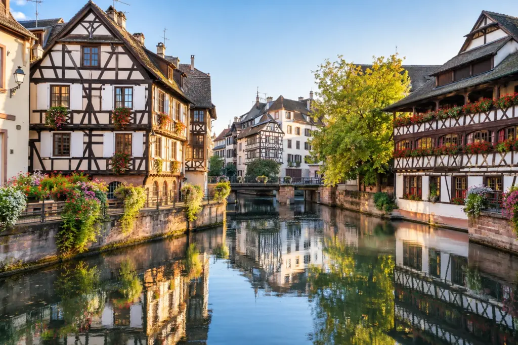 Casas de entramado junto a los canales de Estrasburgo, durante el viaje Selva Negra y Alsacia.