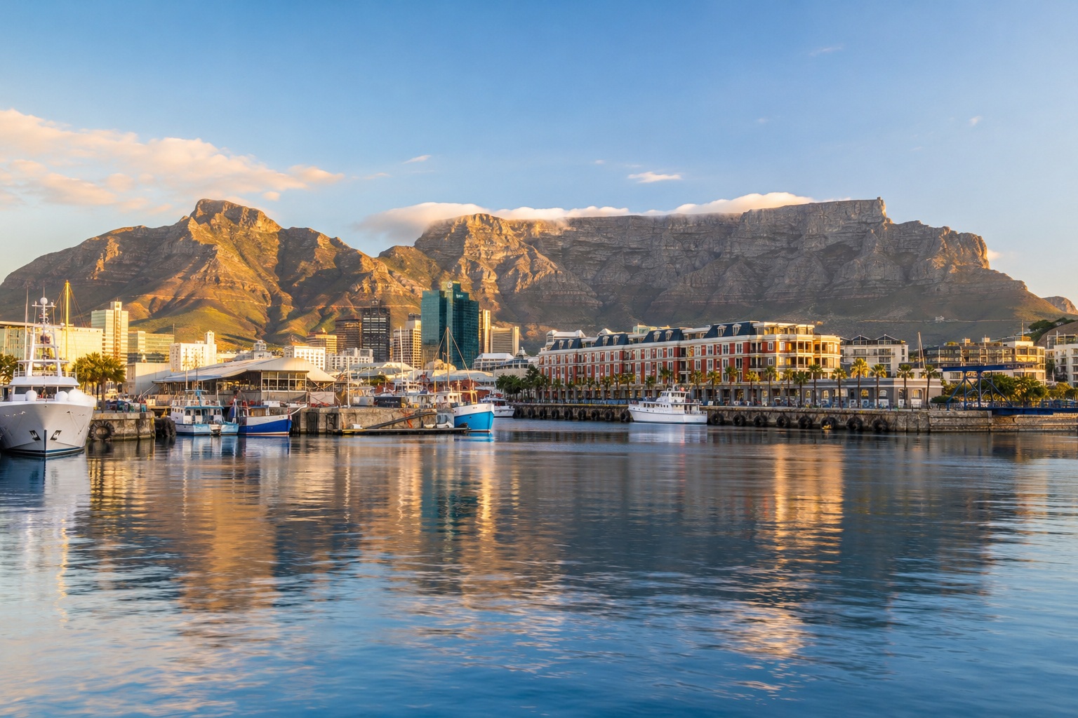 Montaña de la Mesa desde el puerto de Ciudad del Cabo